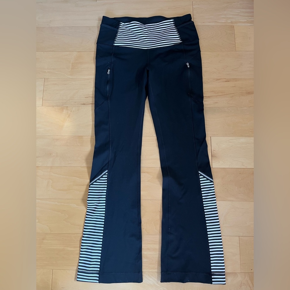 Lululemon Groove pant (bootcut style) size 12 L
High waistband black & white